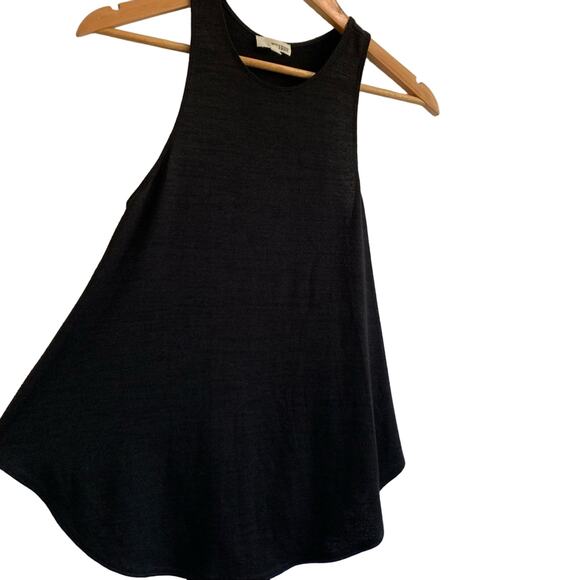 Wilfred Free Aritzia Burnette Swing Flowy Racerback Basic Tank Top Black Small - Picture 4 of 9